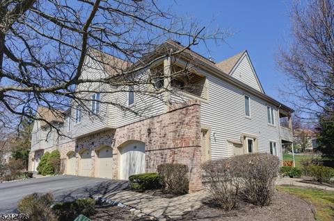 126 Sunrise Dr, Whippany, NJ 07981