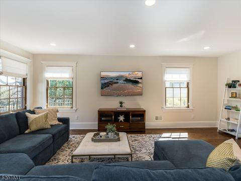 85 Pine St, Millburn, NJ 07041 photo 10