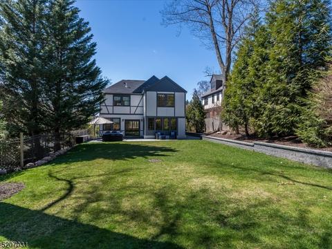 85 Pine St, Millburn, NJ 07041 photo 35