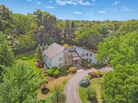 12 Annabelle Ln, Florham Park, NJ 07932