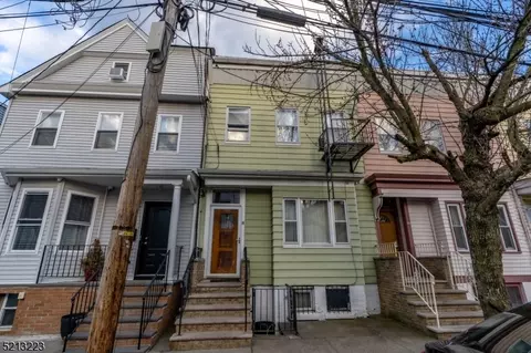 14 Rowland St, Newark, NJ 07104