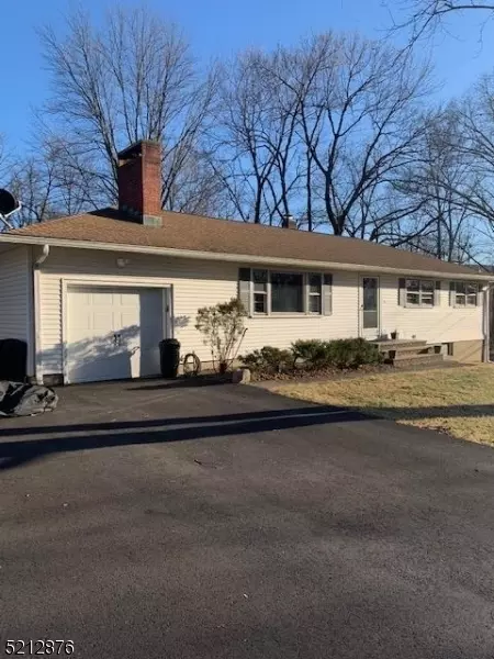 23 Crescent Rd, Green Twp, NJ 07821