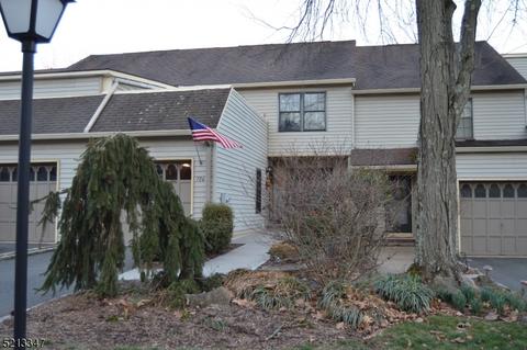 106 Provincetown Ct, Flemington, NJ 08822