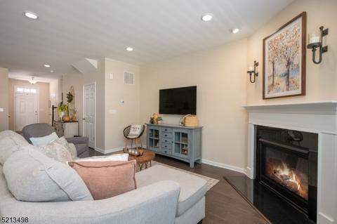 8 Brompton Pl, Randolph, NJ 07869 photo 4