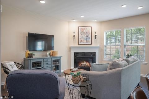 8 Brompton Pl, Randolph, NJ 07869 photo 5