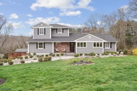 36 Pheasant Hill Dr, Mendham, NJ 07945