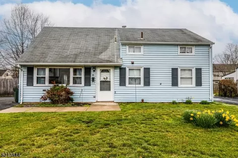 45 W George Pl, Woodbridge Twp, NJ 08830
