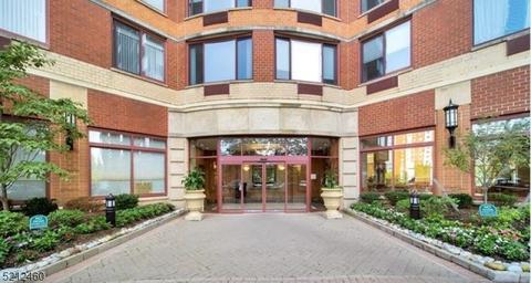 100 Old Palisade Rd #1401, Fort Lee, NJ 07024