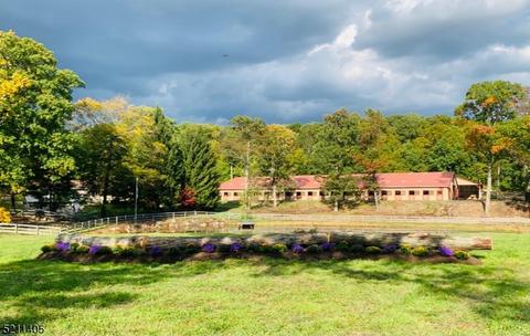 1330 Westbrook Rd, West Milford, NJ 07480