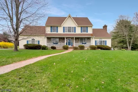 3 Cosby Ct, Flemington, NJ 08822