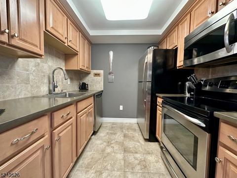 7 Prospect St #807, Morristown, NJ 07960