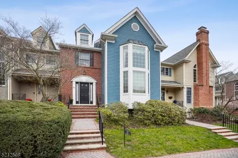 20 Murray Hill Mnr, New Providence, NJ 07974