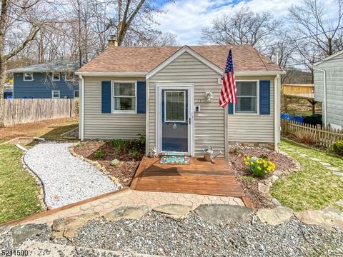 71 Unger Ave, Stanhope, NJ 07874