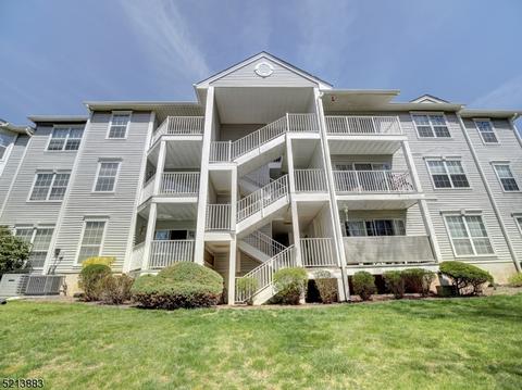 75 Rachel Ct, Franklin Park, NJ 08823