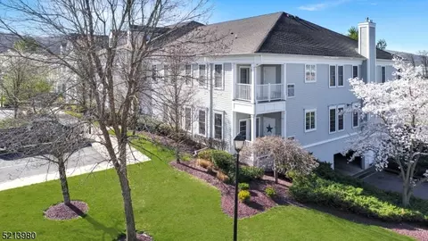 5011 Brookfield Glen Dr #11, Belvidere, NJ 07823