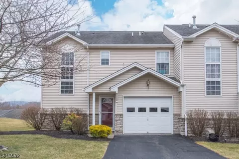 9 Stonehill Rd, Hamburg, NJ 07419