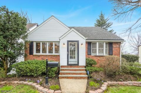 18 Evergreen Ave, Livingston, NJ 07039