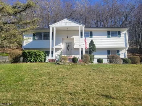 50 Richard Dr, Mount Arlington, NJ 07856