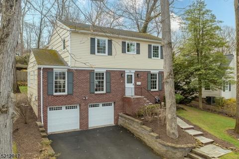 70 Tall Oaks Dr, Summit, NJ 07901