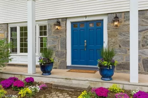 9 Stafford Dr, Madison, NJ 07940
