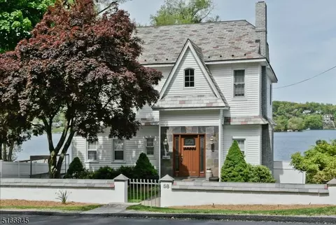 58 E Shore Trl, Sparta, NJ 07871