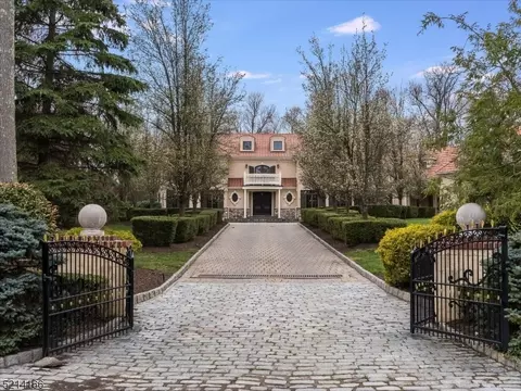 4 Apple Ridge Rd, Saddle River, NJ 07458