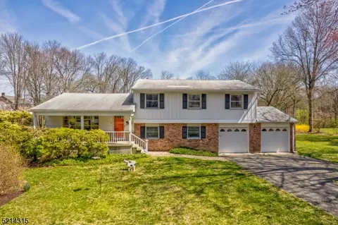 4 Linden Ln, Mendham, NJ 07945