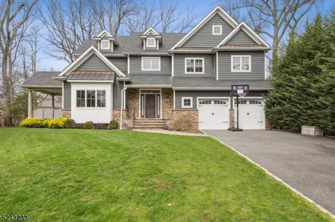 3 Springbrook Pl, Livingston, NJ 07039