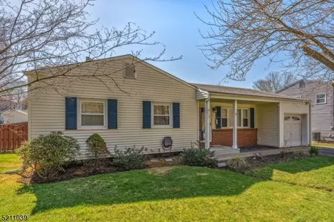 933 Grand Ave, Hackettstown, NJ 07840