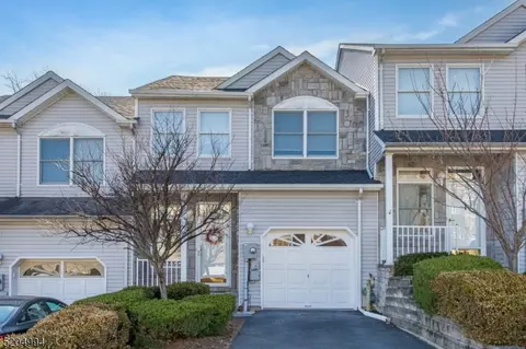 70 Summerhill Dr, Morris Plains, NJ 07950