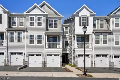 95 Aspen Dr, Cedar Grove, NJ 07009