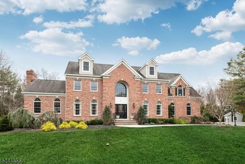 15 Cider Ct, Mahwah, NJ 07430