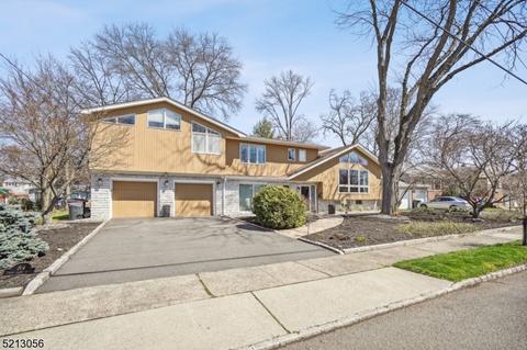 84 Twin Oaks Oval, Springfield, NJ 07081