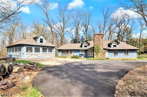 80 High Oaks Dr, Watchung, NJ 07069