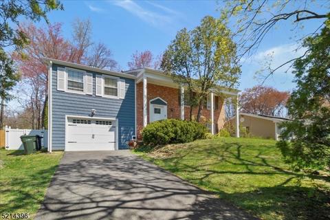 29 New Castle Ln, Willingboro, NJ 08046