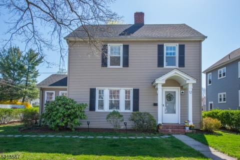 12 Raymond Rd, Morris Plains, NJ 07950