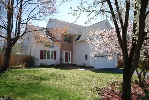 50 Haver Farm Rd, Clinton, NJ 08809