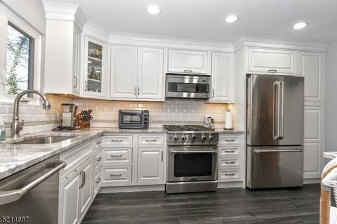 35 Lockley Ct, Wayne, NJ 07470 photo 9