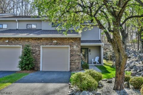 35 Lockley Ct, Wayne, NJ 07470 photo 4