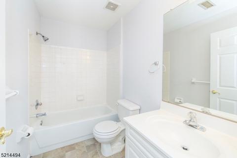 8 Springholm Dr, Berkeley Heights, NJ 07922 photo 11