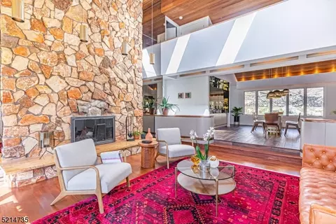 15 Southview Dr, Boonton, NJ 07005