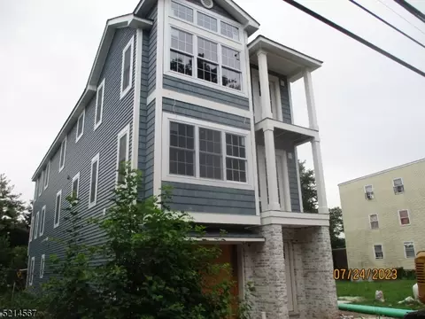 734 Bergen St, Newark, NJ 07108