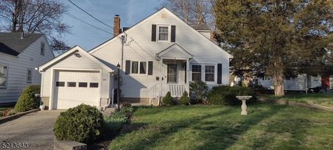 31 Lenape Trl, Denville, NJ 07834