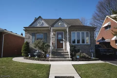 615 Lindegar St, Linden, NJ 07036