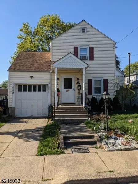 12 State St, Washington, NJ 07882