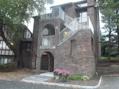 900 Valley Rd #8, Clifton, NJ 07013