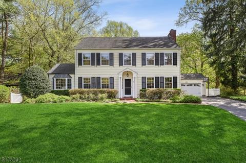 54 Valley View Ave, Summit, NJ 07901