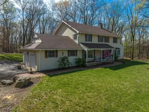 86 Mount Kipp Rd, Glen Gardner, NJ 08826
