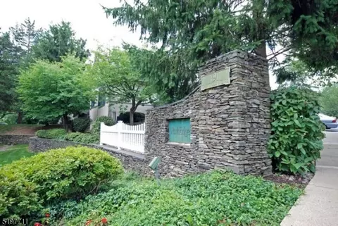 67 Park Edge #2D, Berkeley Heights, NJ 07922