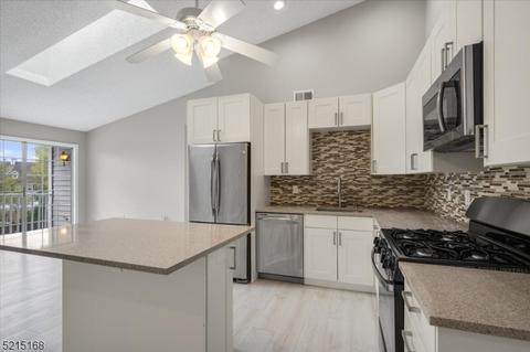 327 Wimbeldon Ct #327, North Brunswick Twp, NJ 08902